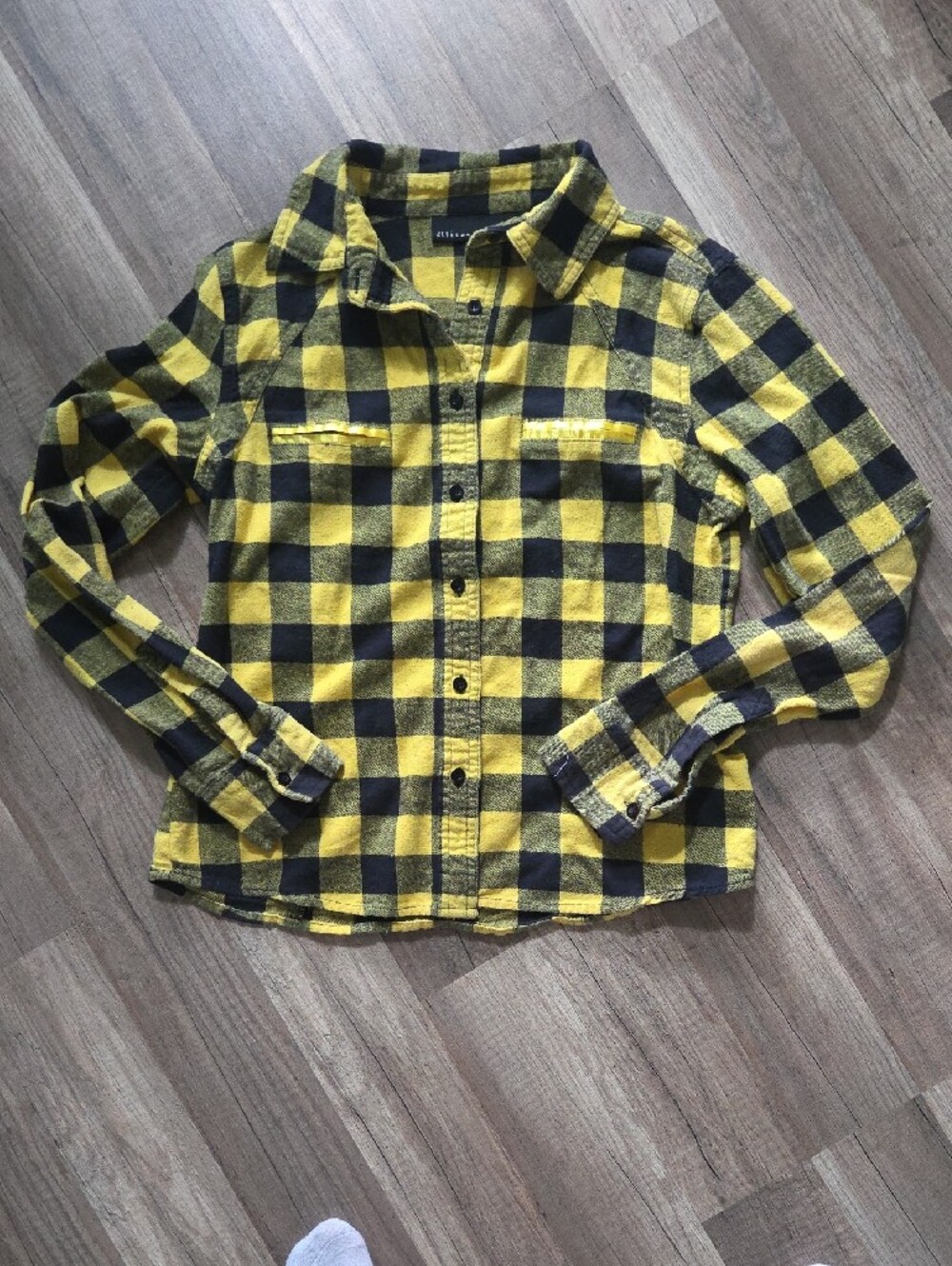 🥳Bundle 3 For $15🥳Yellow & Black Plaid Flannel Button-Down Shirt